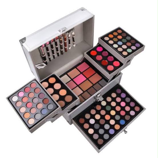 MISS YOUNG Professional Makeup Palette KIT